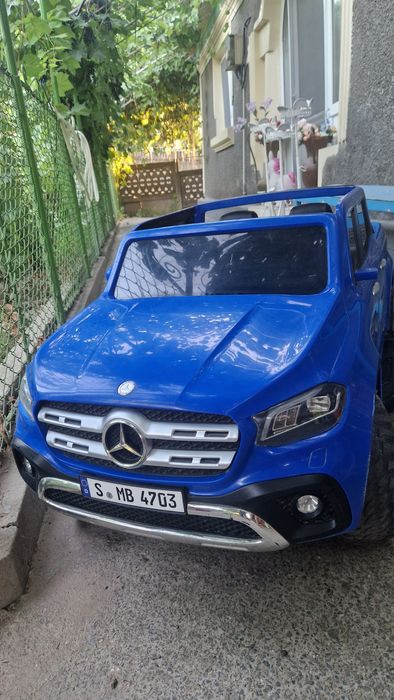 Masinuta electrica 4x4