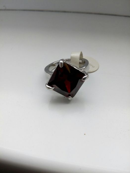 Елегантни пръстени