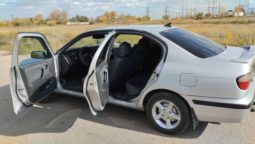Продам хороший автомобиль Ниссан примера р11