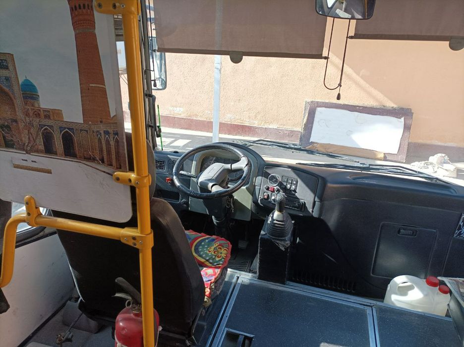 Продаётся исузу автобус пробег 220.000