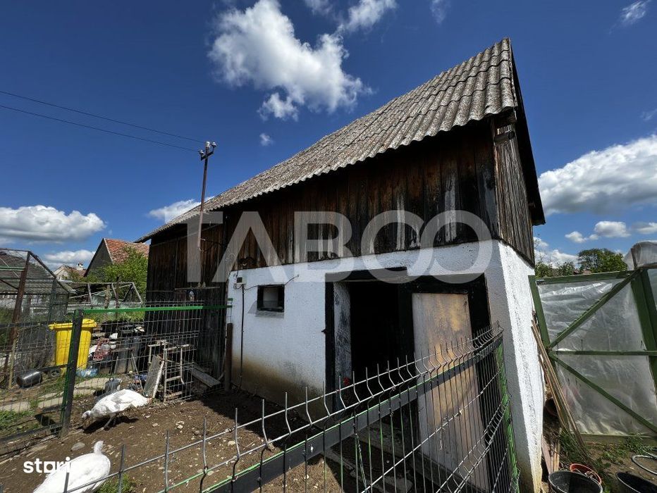 Casa individuala de vanzare cu 3 camere 500 mp teren Cornatel Sibiu