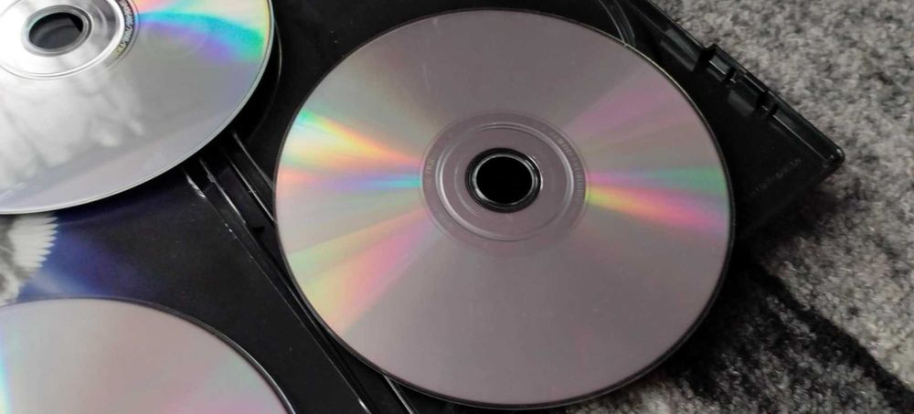 Продавам дискове с видео игри