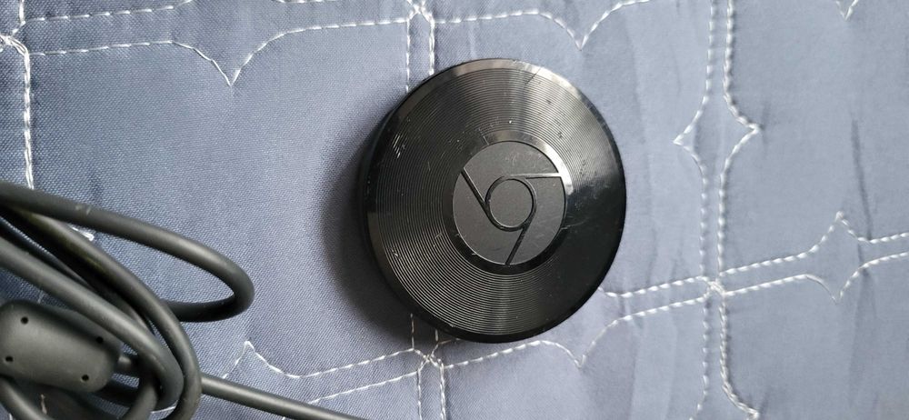 Google Chromecast Audio Media Streamer - RUX-J42   se vinde cum se vede in poza