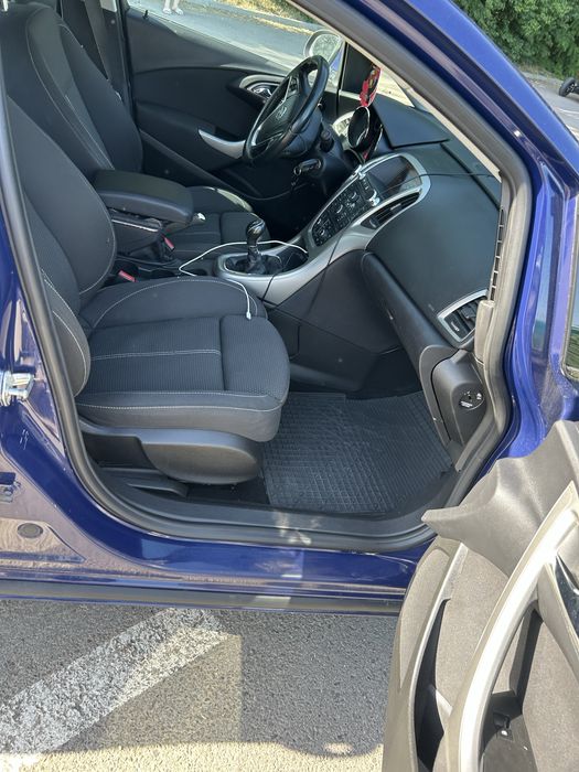 OPEL Astra 2011 — imagine 3