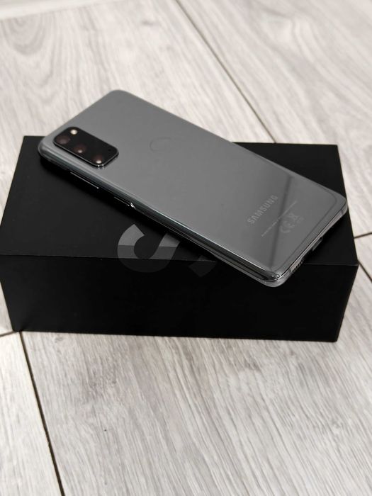 SAMSUNG S20 128 GB 8 RAM Arată foarte Bine La Cutie