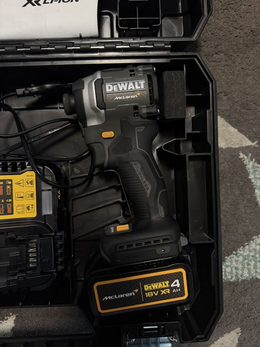 Ударен винтоверт Dewalt McLaren
