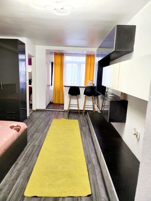 Inchiriere garsoniera zona Craiovei cu loc de parcare