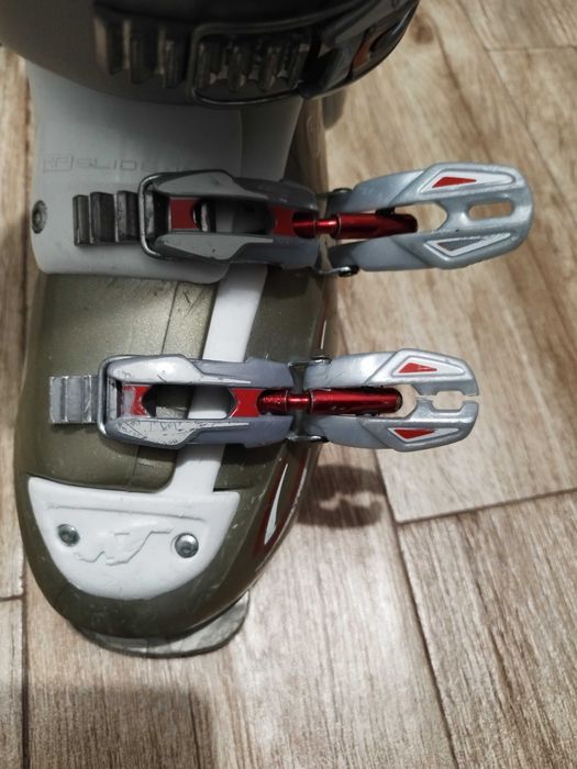 Clapari Nordica   marime 25.5 /  295mm   40 lei