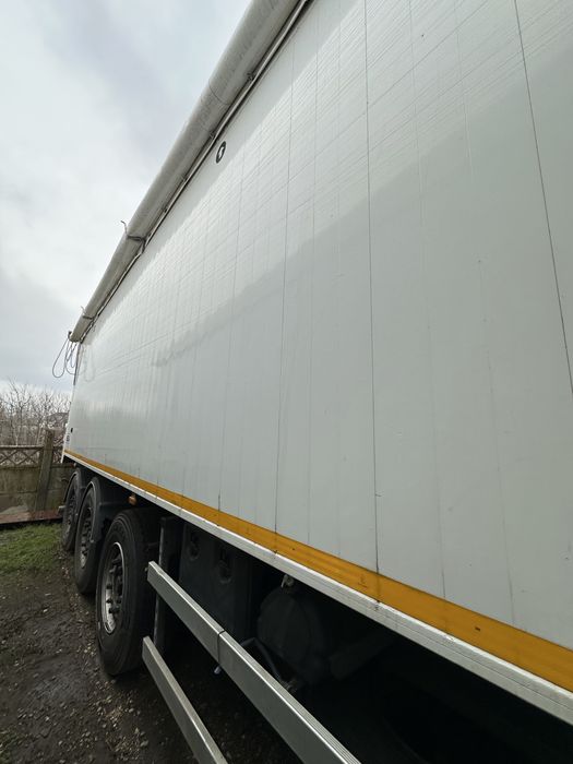 Remorca MEGA bine intretinuta 55m3