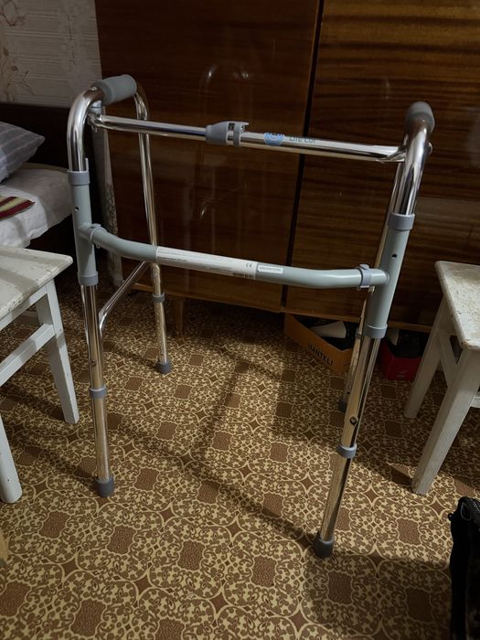 Продам ходунки для взрослых