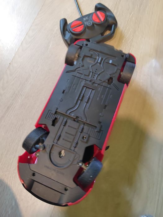 Кола с дистанционно управление  + подарък