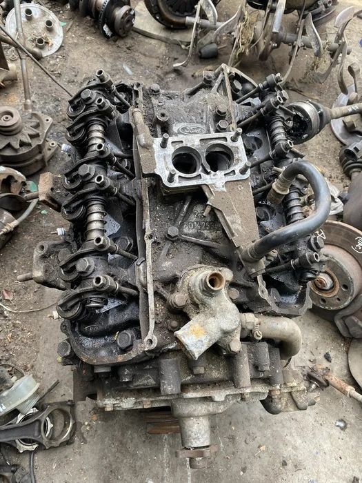 Форд Двигатель Ford  2.3 V6 мотор