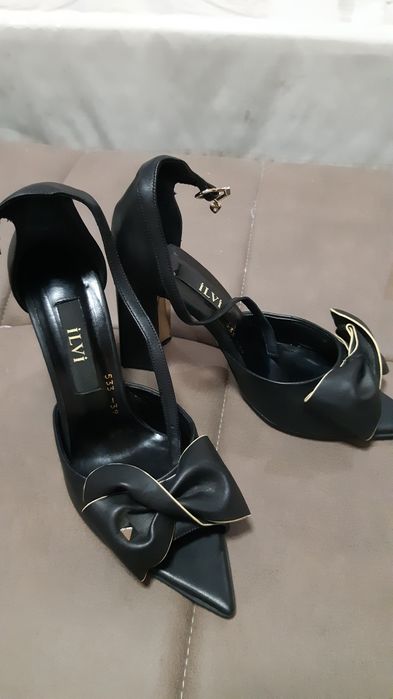 Босоножки на каблуке ILVI 39 размер