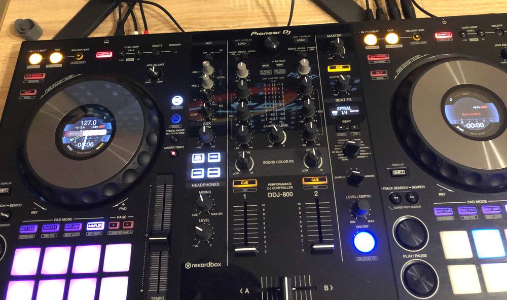 Pioneer DDJ-800 конзола + кейс | DJ контролер PIONEER