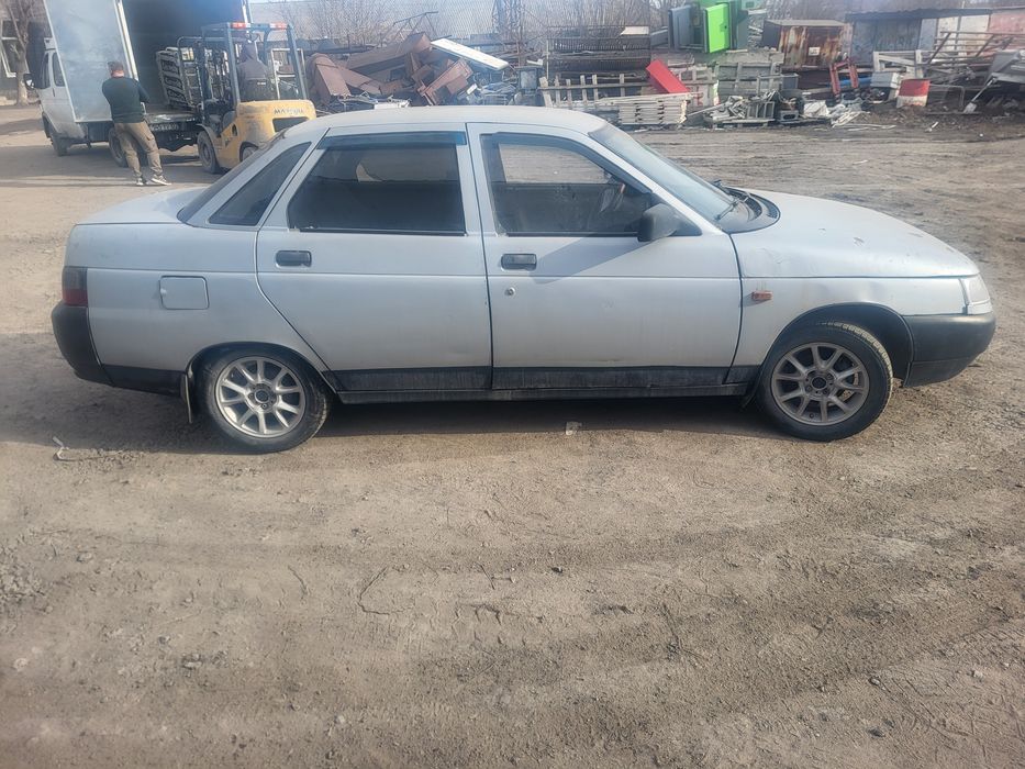 Продам ваз 2110.