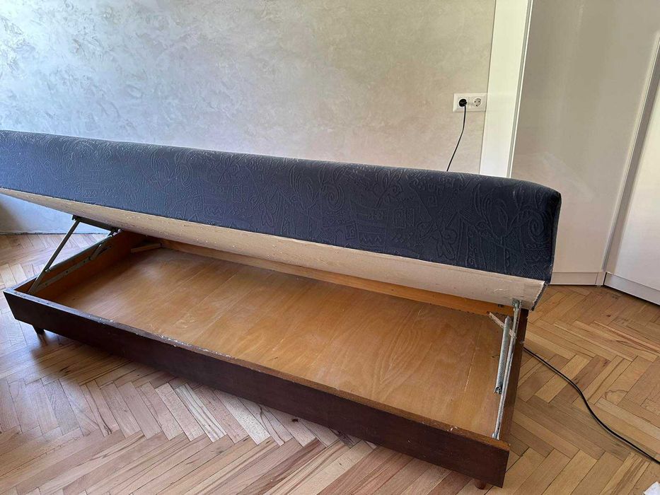 Продавам единично легло с ракла