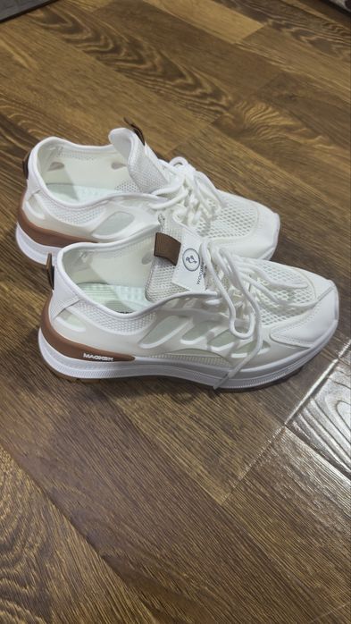 2ta krasofka sotiladi