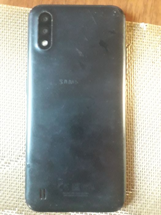 Продам телефон самсунг А01