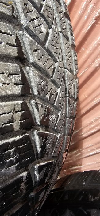 2 бр. зимни гуми Continental 225/ 65 R17