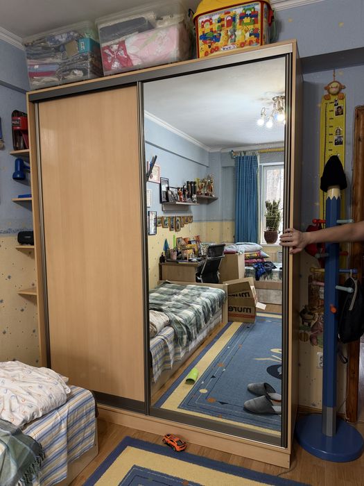 Шкаф купе с зеркалом и без