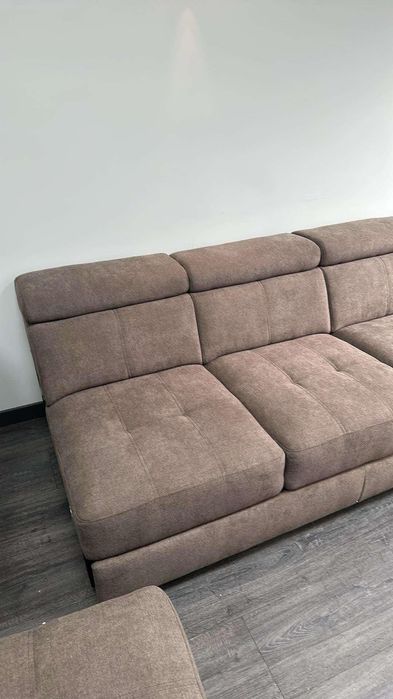 Продава се чисто нов диван,не използван !