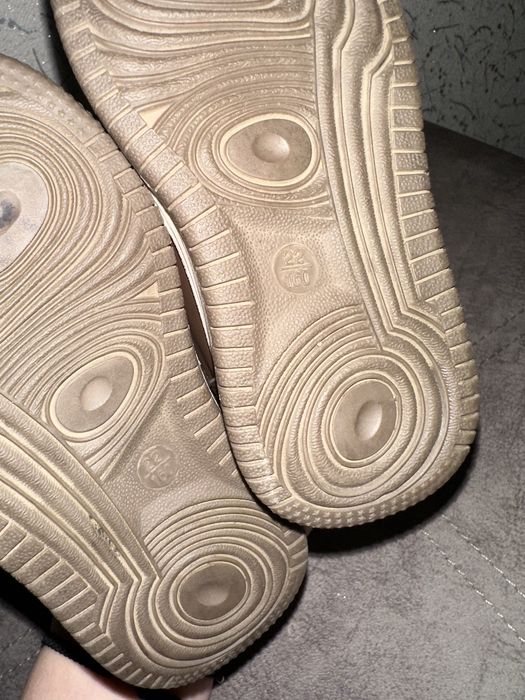 Продам кроссовки детские