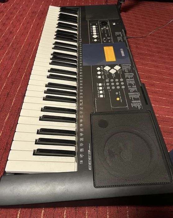 Vând orgă Yamaha psr333
