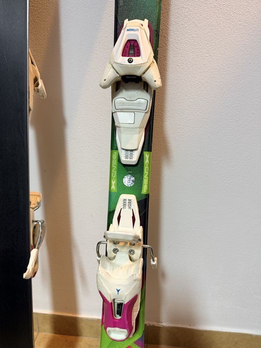 Schiuri 141 cm Atomic