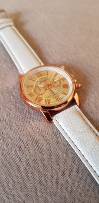 Ceas damă culoare alb