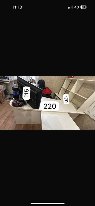 Рабочий стол в кабинет или офис