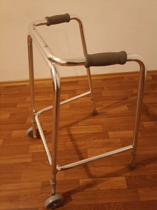 Продам ходунки абсолютно новые