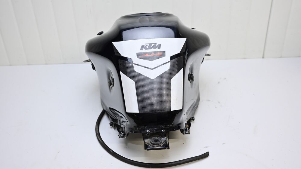 Rezervor Benzina Cu Capac Buson KTM Duke 125 2017 - 2023