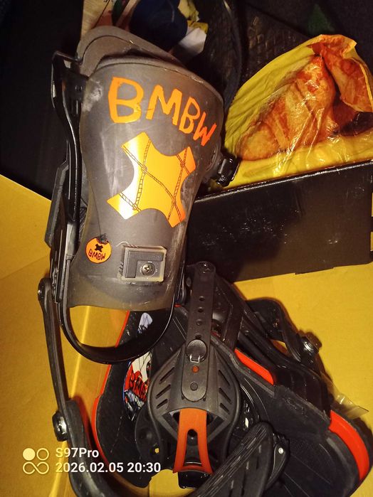 Bent Metal Logic с минимални следи от употреба