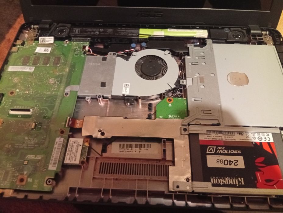Vând componente Laptop asus