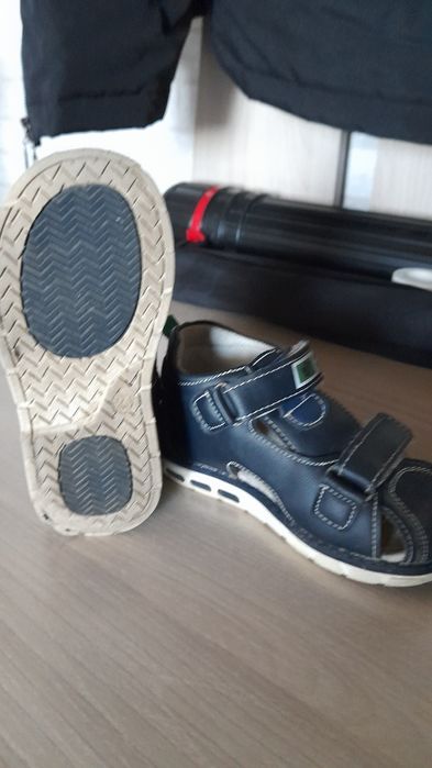 Продам сандалики