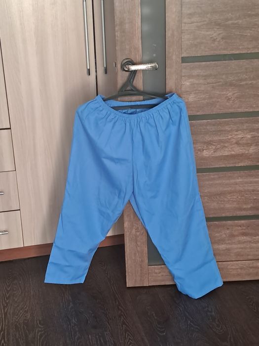 Продам костюмы медицинские