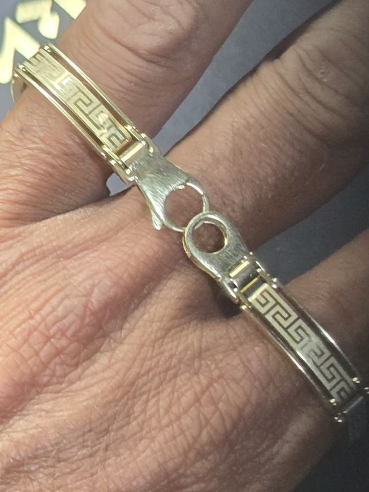 Золотой браслет.