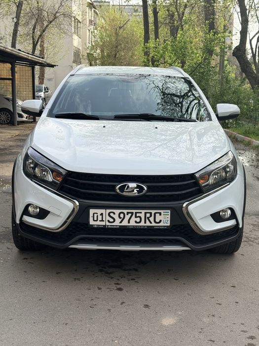 Продается Lada Vesta SW Cross. Родная краска