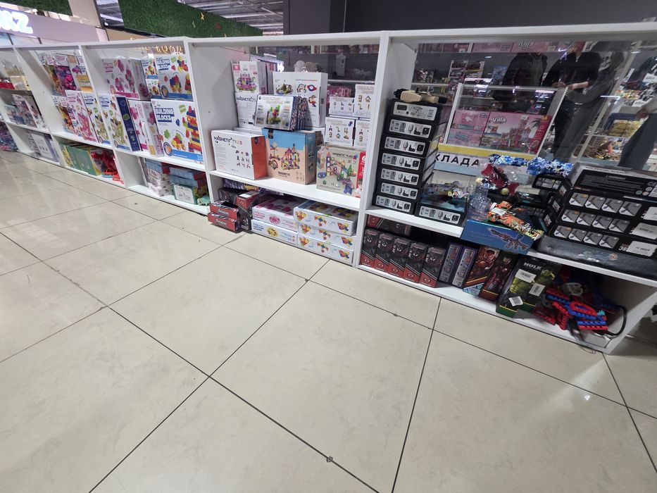 Продаются витрины островок