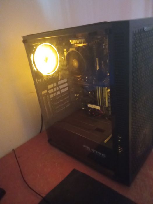 Vând urgent PC de gaming