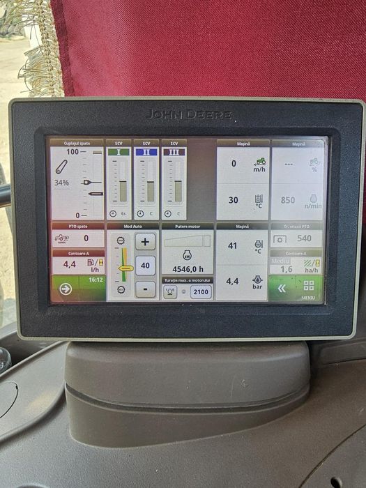 Tractor John Deere 6215R