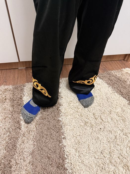 Ұлттық киім сатылады