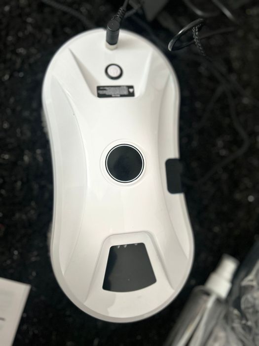 Robot spălat geamuri