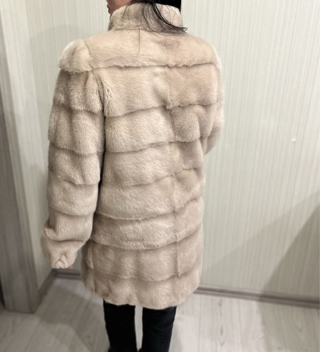 Продам норковую шубу