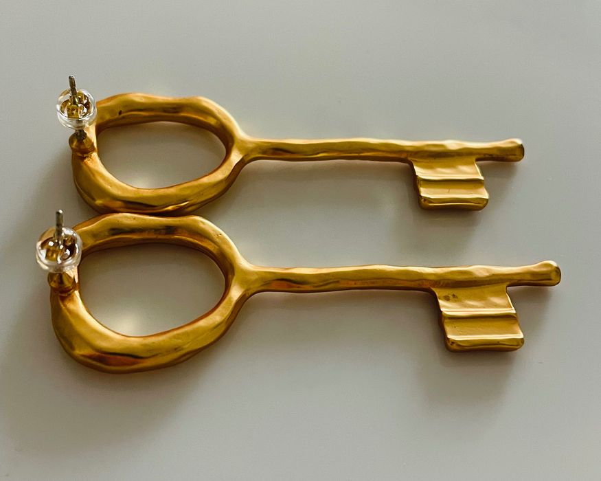 Модерни авангардни  обеци във формата на ключ "Schiaparelli"
