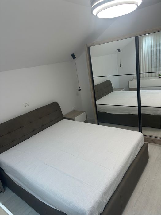 Inchiriez apartament 2 camere  cu parcare privata