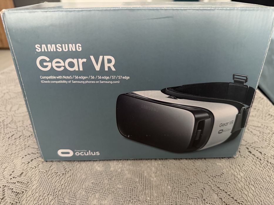 Samsung Gear VR (с Oculus) –