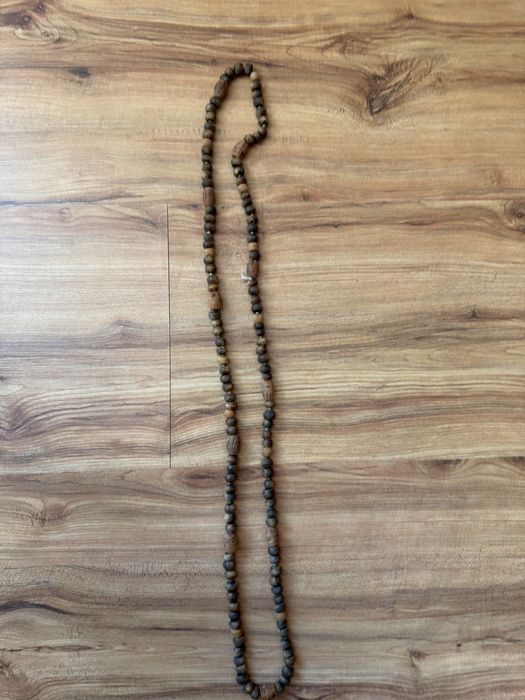 Кафява. Броеница.