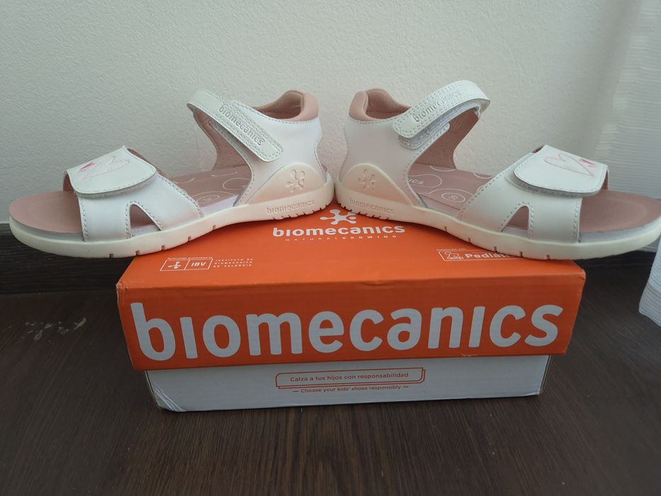 Sandale biomecanics noi 29