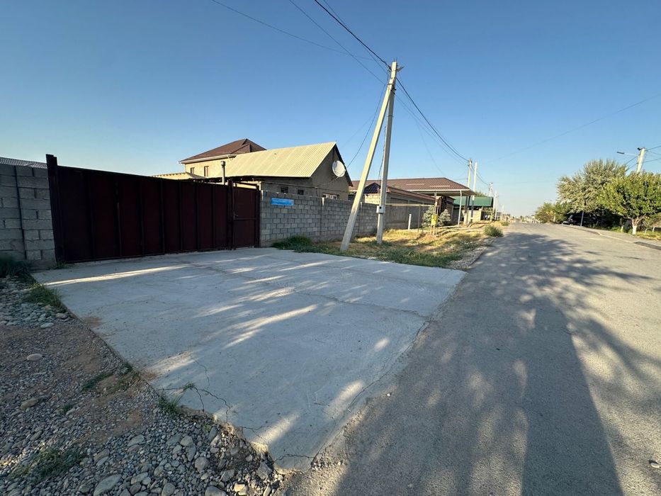 ПРОДАЕТСЯ участок с времянкой